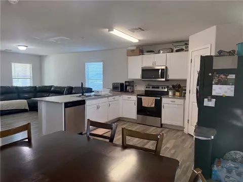 Kitchen - 3635 E Koval Dr, Kingman, AZ 86409 photo 1 of 4
