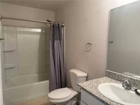 Bath - 3635 E Koval Dr, Kingman, AZ 86409 photo 1 of 3