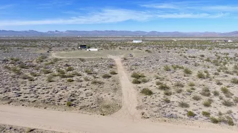 4455 N Kennedy Rd, Golden Valley, AZ 86413
