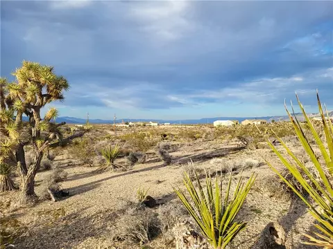 1133 W Echo Dr, Meadview, AZ 86444 photo 5