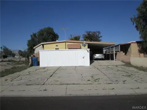 1353 Lause Rd, Bullhead City, AZ 86442