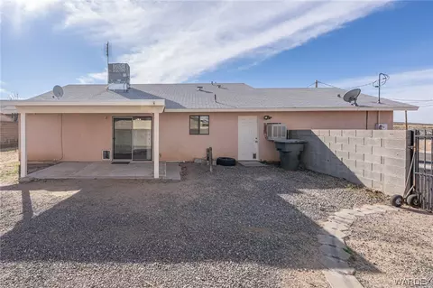 Exterior - 3216 N Apache St, Kingman, AZ 86401 photo 4 of 6