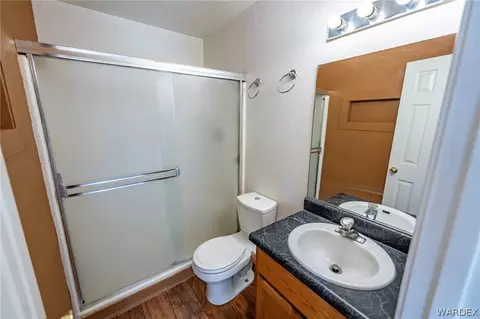 Bath - 3216 N Apache St, Kingman, AZ 86401 photo 2 of 2