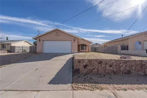 3216 N Apache St, Kingman, AZ 86401