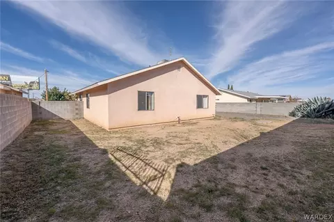 Exterior - 3216 N Apache St, Kingman, AZ 86401 photo 6 of 6