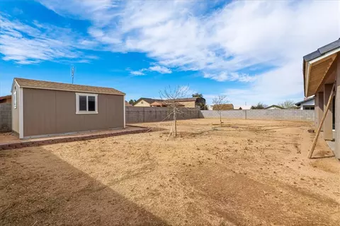 Exterior - 3905 Easy St, Kingman, AZ 86409 photo 13 of 14