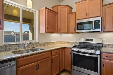 Kitchen - 3905 Easy St, Kingman, AZ 86409 photo 3 of 3