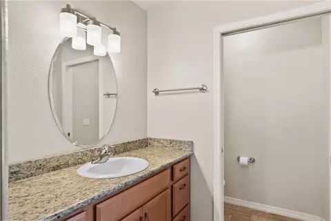 Bath - 3905 Easy St, Kingman, AZ 86409 photo 3 of 4