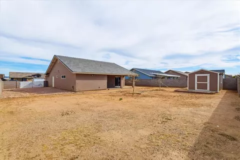 Exterior - 3905 Easy St, Kingman, AZ 86409 photo 10 of 14