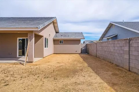Exterior - 3905 Easy St, Kingman, AZ 86409 photo 11 of 14