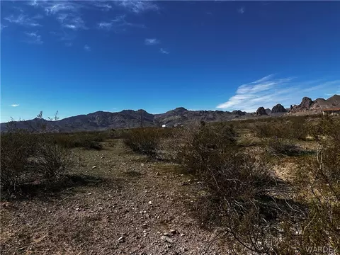 3129 S Peridot Rd, Golden Valley, AZ 86413