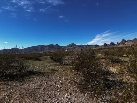 3129 S Peridot Rd, Golden Valley, AZ 86413