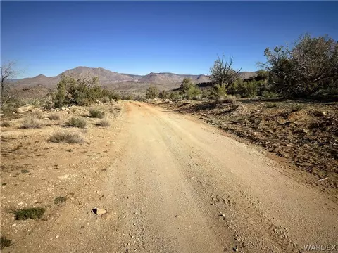00 E Mica, Kingman, AZ 86401 photo 21