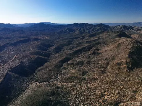 00 E Mica, Kingman, AZ 86401 photo 4