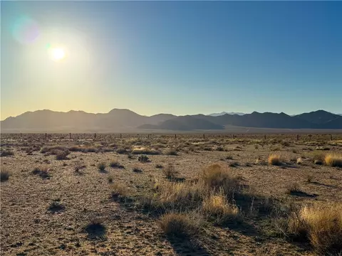 7030 Socorro Dr, Kingman, AZ 86401