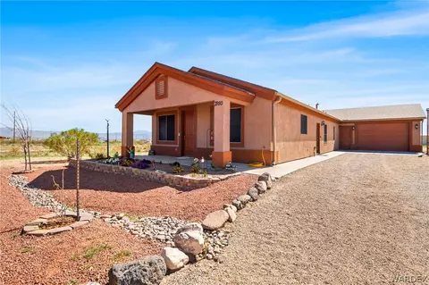 7880 W Shipp Dr, Golden Valley, AZ 86413