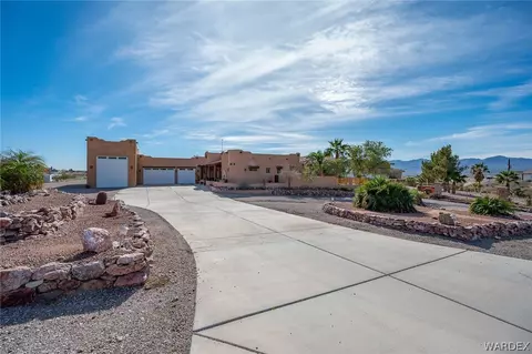 1748 Havasupai Dr, Bullhead City, AZ 86442
