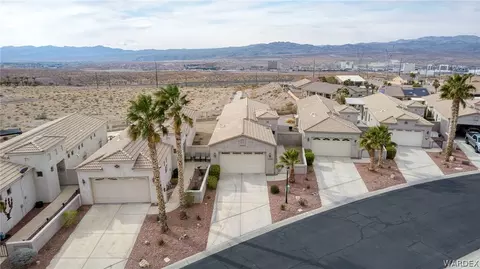 1045 Bella Luna Dr, Bullhead City, AZ 86429