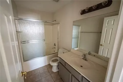 Bath - 3952 E Packard Ave, Kingman, AZ 86409 photo 1 of 3