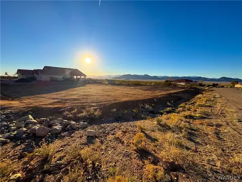9256 N Rio Verde Cir, Kingman, AZ 86401