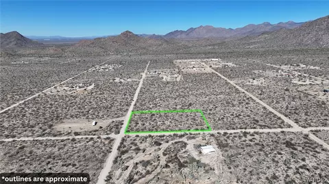 208-27 100 Buick Dr, Yucca, AZ 86438