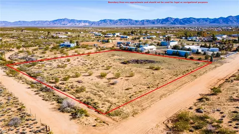 000 W Supai Dr, Golden Valley, AZ 86413