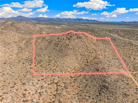 121-18 005 E Saguarro Rd, Yucca, AZ 86438