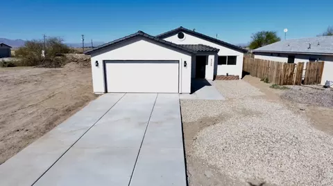 9758 S Kingman Dr, Mohave Valley, AZ 86440