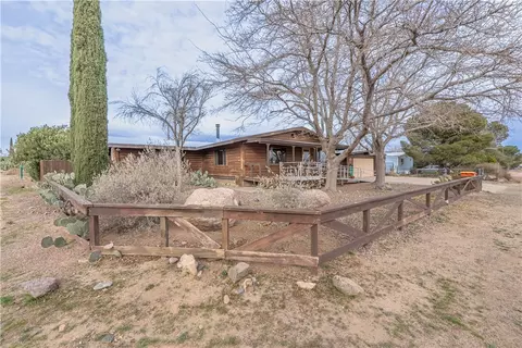 Exterior - 1405 E Devlin Ave, Kingman, AZ 86409 photo 3 of 11