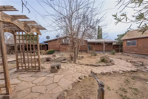 Exterior - 1405 E Devlin Ave, Kingman, AZ 86409 photo 10 of 11