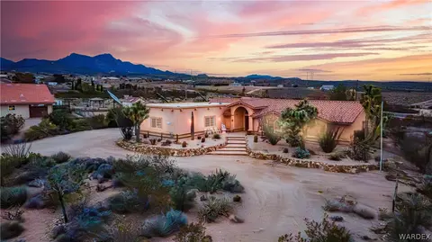 3557 Packsaddle Rd, Kingman, AZ 86401