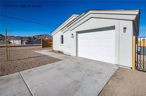 Exterior - 3549 E Hearne Ave, Kingman, AZ 86409 photo 4 of 5