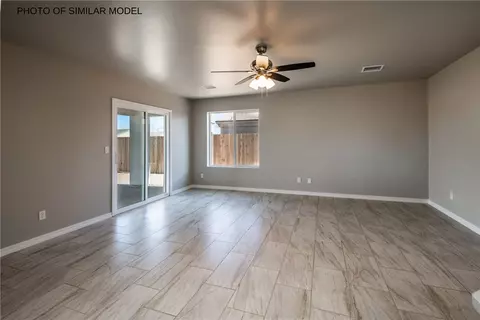 Living - 3549 E Hearne Ave, Kingman, AZ 86409 photo 1 of 2