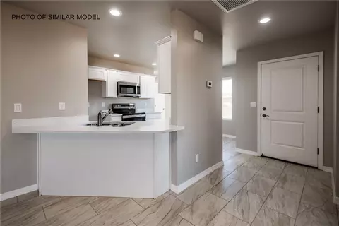 Entry Way - 3549 E Hearne Ave, Kingman, AZ 86409 photo 2 of 2