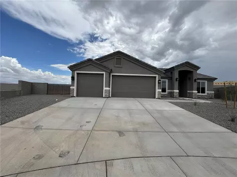 3688 Wheatland Ave, Kingman, AZ 86409