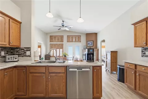 Kitchen - 3932 E Ames Ave, Kingman, AZ 86409 photo 4 of 4