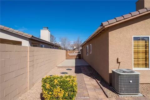 Exterior - 3932 E Ames Ave, Kingman, AZ 86409 photo 9 of 10