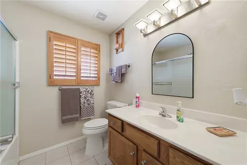 Bath - 3932 E Ames Ave, Kingman, AZ 86409 photo 1 of 5