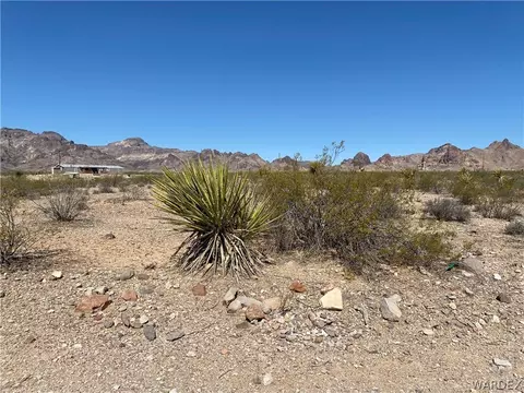 3597 S Jade Rd, Golden Valley, AZ 86413