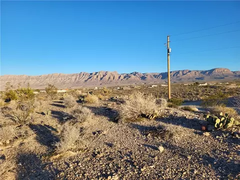 1441 W Middle Point Dr, Meadview, AZ 86444
