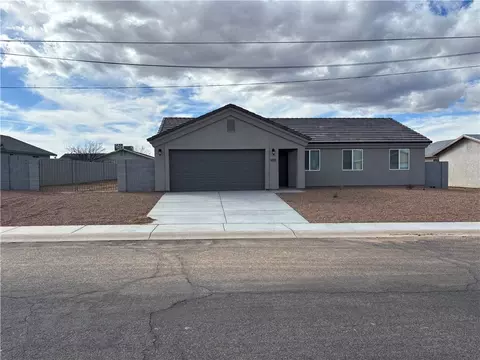3327 N Central St, Kingman, AZ 86401