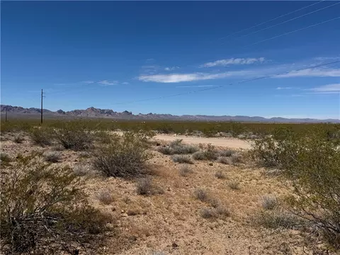 215-08 005a Aquarius Dr #810, Golden Valley, AZ 86413