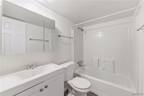 Bath - 2490 E Suffock Ave, Kingman, AZ 86409 photo 1 of 1