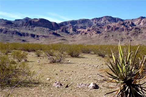 3917 S Jade Rd, Golden Valley, AZ 86413
