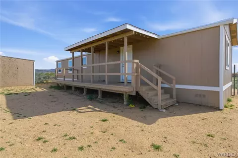 6153 W Collins Dr, Golden Valley, AZ 86413