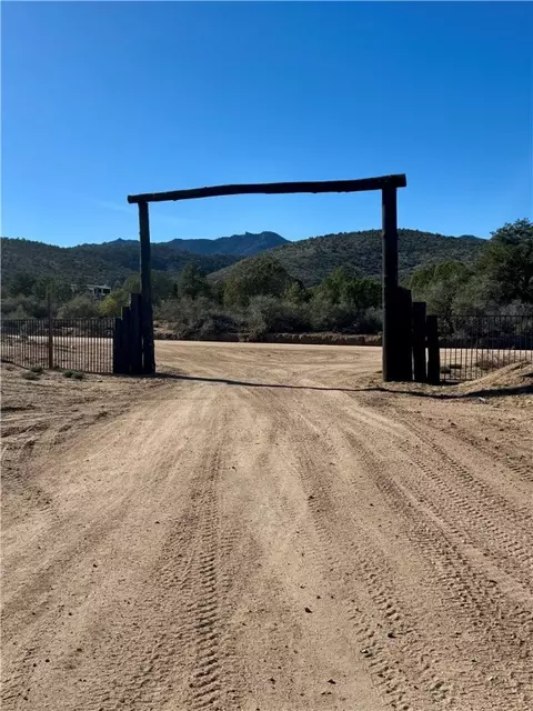 6806 N Frerichs Ranch Rd, Hackberry, AZ 86411 photo 2