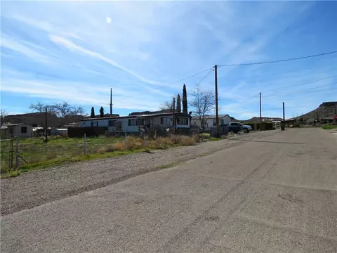 424 E Beverly Ave, Kingman, AZ 86409 photo 2