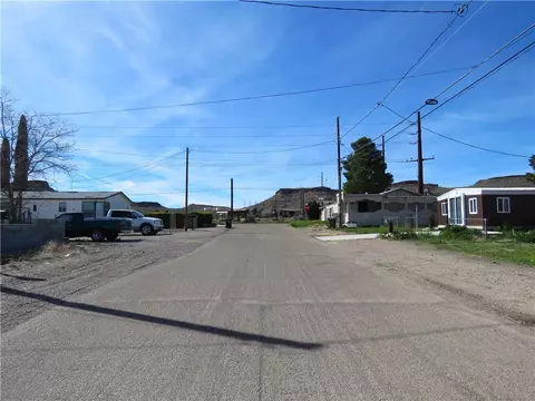 424 E Beverly Ave, Kingman, AZ 86409 photo 3