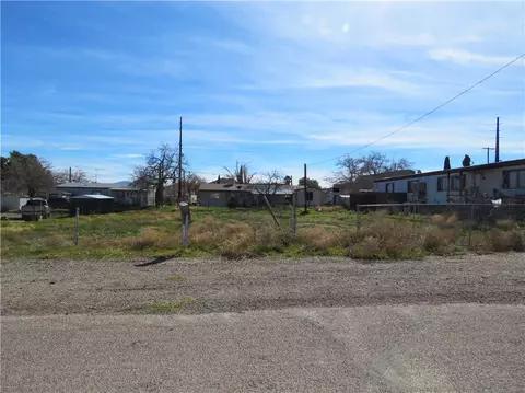 424 E Beverly Ave, Kingman, AZ 86409