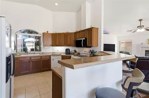 Kitchen - 3977 E Packard Ave, Kingman, AZ 86409 photo 1 of 3